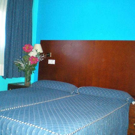 Auto Check In Hotel Las Nieves Jaca Zewnętrze zdjęcie