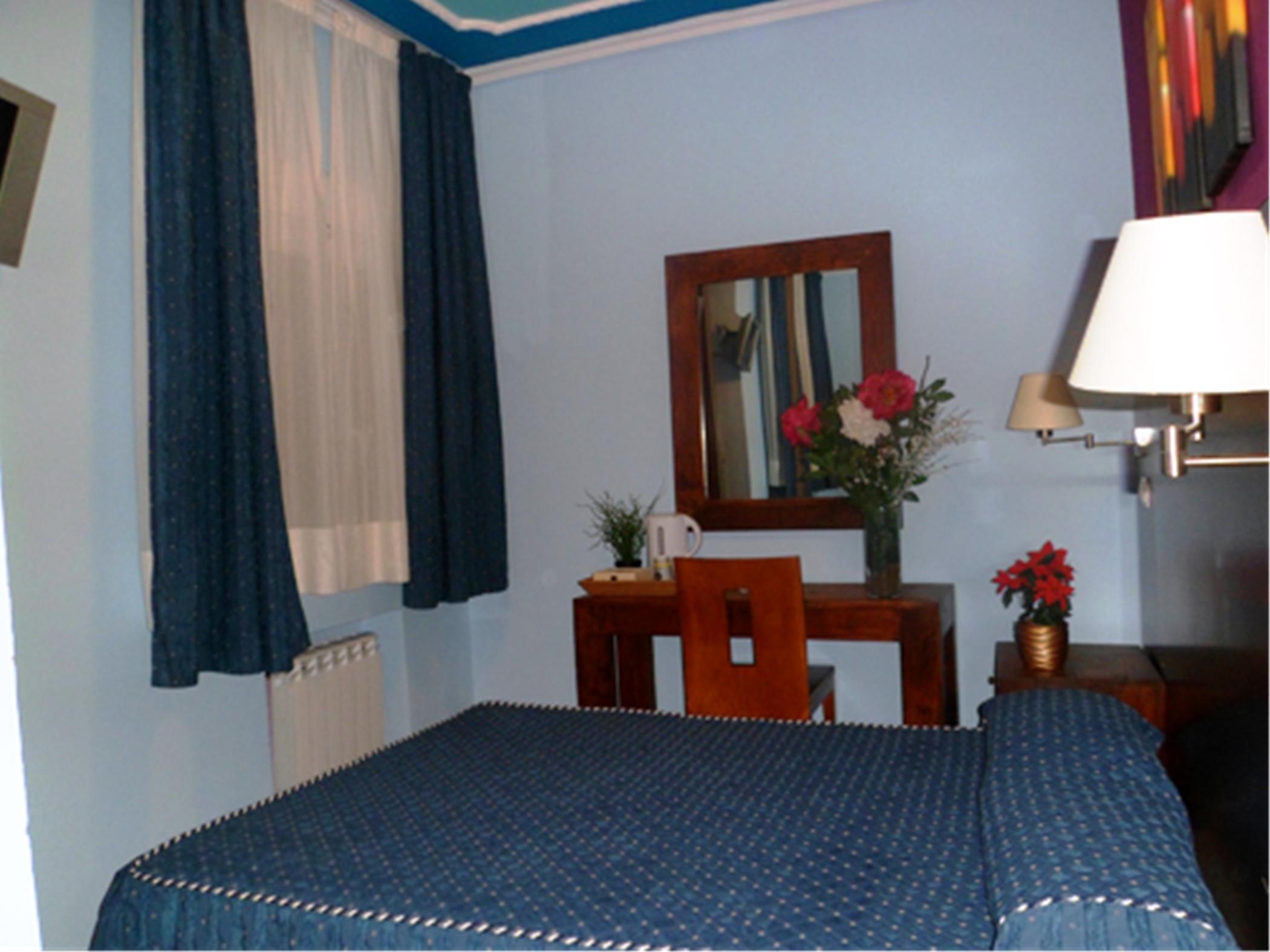 Auto Check In Hotel Las Nieves Jaca Zewnętrze zdjęcie