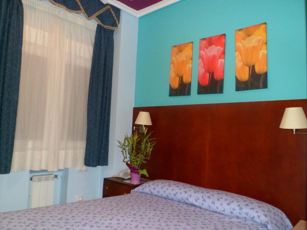 Auto Check In Hotel Las Nieves Jaca Pokój zdjęcie